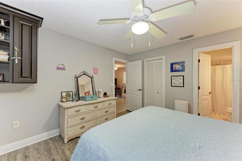Condo in Sarasota, Florida, 2 bedrooms  № 1548892 - photo 17
