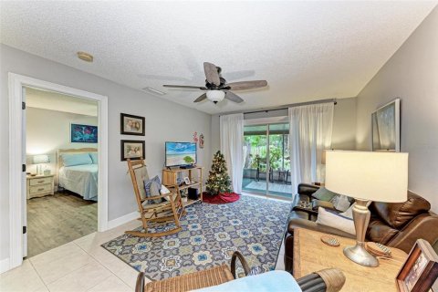 Condo in Sarasota, Florida, 2 bedrooms  № 1548892 - photo 9