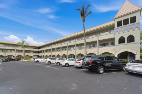 Condo in Clearwater, Florida, 2 bedrooms № 2107955 - photo 2
