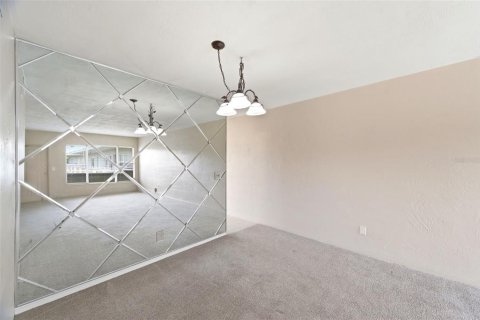 Condo in Clearwater, Florida, 2 bedrooms № 2107955 - photo 8