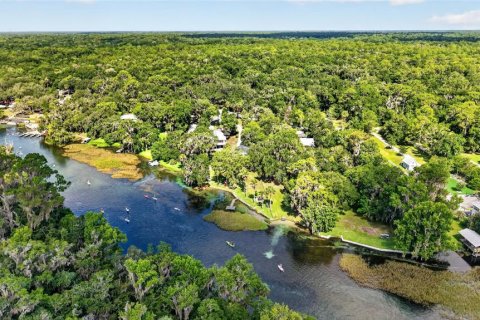House in Dunnellon, Florida 2 bedrooms, 168.15 sq.m. № 2224669