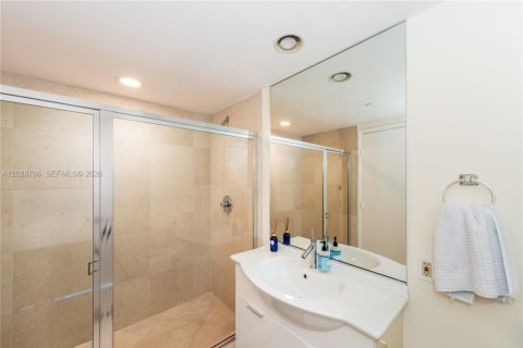 Снять в аренду кондоминиум в Майами, Флорида 2 спальни, 94.02м2, № 2172958 - фото 18