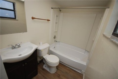 Снять в аренду кондоминиум в Тампа, Флорида 2 комнаты, 31.22м2, № 2143535 - фото 4