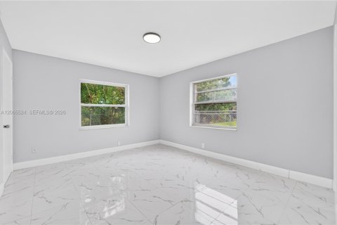 Villa ou maison à vendre à North Lauderdale, Floride: 3 chambres, 133.59 m2 № 2289039 - photo 19