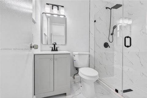 Villa ou maison à vendre à North Lauderdale, Floride: 3 chambres, 133.59 m2 № 2289039 - photo 16