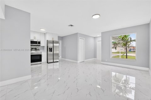 Villa ou maison à vendre à North Lauderdale, Floride: 3 chambres, 133.59 m2 № 2289039 - photo 9