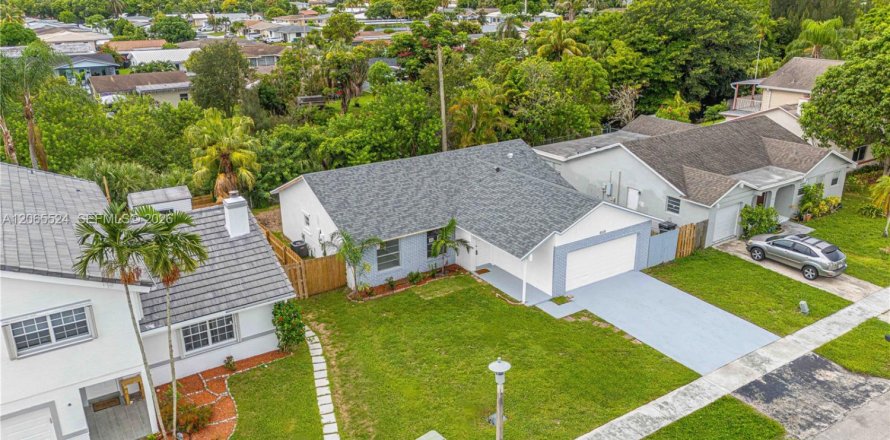 Villa ou maison à North Lauderdale, Floride 3 chambres, 133.59 m2 № 2289039