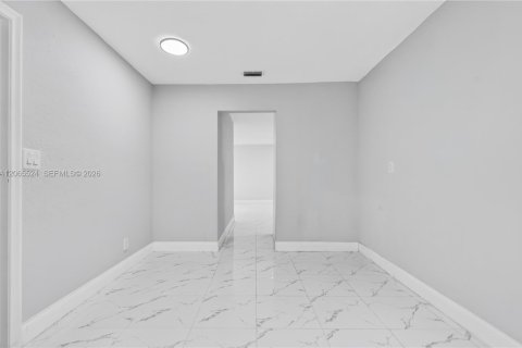 Villa ou maison à vendre à North Lauderdale, Floride: 3 chambres, 133.59 m2 № 2289039 - photo 24