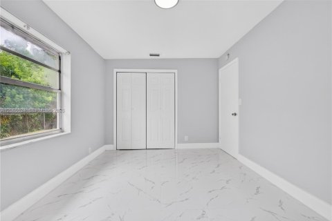 Villa ou maison à vendre à North Lauderdale, Floride: 3 chambres, 133.59 m2 № 2289039 - photo 23
