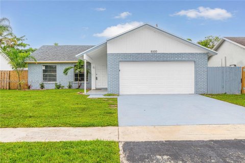 Villa ou maison à vendre à North Lauderdale, Floride: 3 chambres, 133.59 m2 № 2289039 - photo 3
