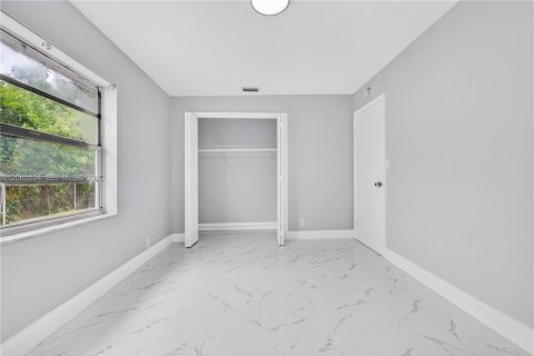 Villa ou maison à vendre à North Lauderdale, Floride: 3 chambres, 133.59 m2 № 2289039 - photo 26