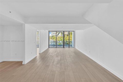 Copropriété à louer à Bay Harbor Islands, Floride: 3 chambres, 213.68 m2 № 2046140 - photo 5