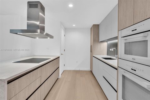 Copropriété à louer à Bay Harbor Islands, Floride: 3 chambres, 213.68 m2 № 2046140 - photo 8