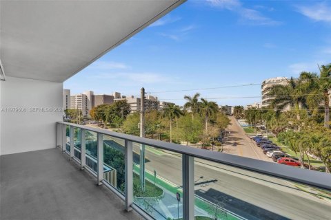 Copropriété à louer à Bay Harbor Islands, Floride: 3 chambres, 213.68 m2 № 2046140 - photo 25