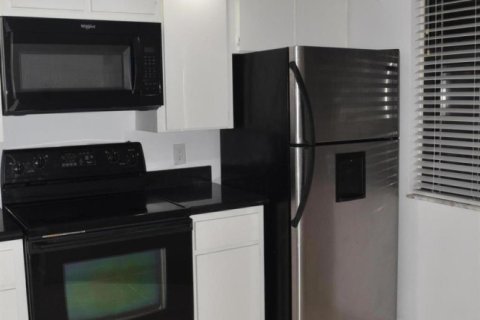 Appartement à louer à West Palm Beach, Floride: 2 chambres, 128.67 m2 № 1120241 - photo 1