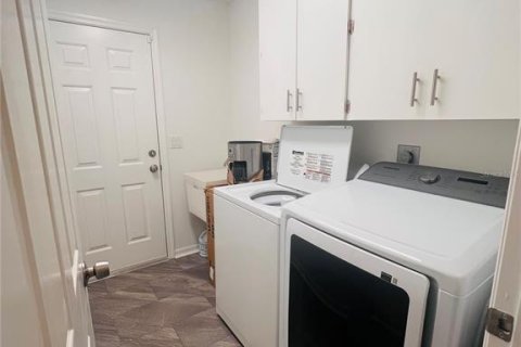 House in Spring Hill, Florida 2 bedrooms, 151.62 sq.m. № 1828457 - photo 22