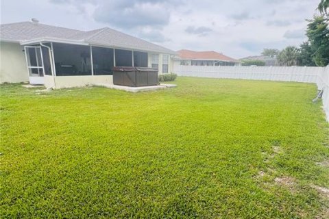 House in Spring Hill, Florida 2 bedrooms, 151.62 sq.m. № 1828457 - photo 8