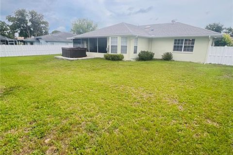 House in Spring Hill, Florida 2 bedrooms, 151.62 sq.m. № 1828457 - photo 9