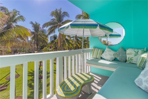 Condo in Miami Beach, Florida, 1 bedroom  № 2026621 - photo 6