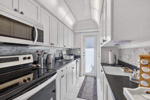 Купить кондоминиум в Хиллсборо-Бич, Флорида 3 комнаты, 53.42м2, № 2182777 - фото 11