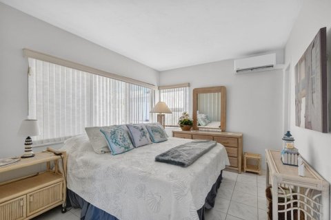 Купить кондоминиум в Хиллсборо-Бич, Флорида 3 комнаты, 53.42м2, № 2182777 - фото 18