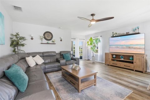 House in Punta Gorda, Florida 3 bedrooms, 163.32 sq.m. № 2205541 - photo 10