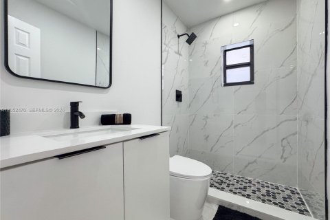 Immobilier commercial à vendre à Miami, Floride: 92.9 m2 № 2262943 - photo 9