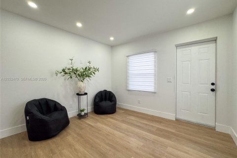 Immobilier commercial à vendre à Miami, Floride: 92.9 m2 № 2262943 - photo 12