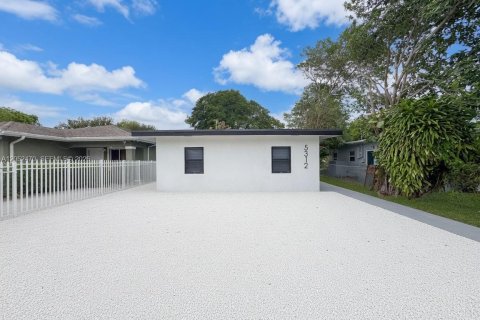 Immobilier commercial à vendre à Miami, Floride: 92.9 m2 № 2262943 - photo 2