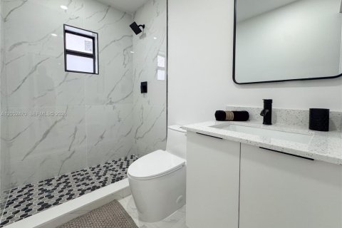 Immobilier commercial à vendre à Miami, Floride: 92.9 m2 № 2262943 - photo 17