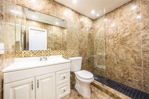 Villa ou maison à louer à Hialeah, Floride: 4 chambres, 179.02 m2 № 2027967 - photo 21