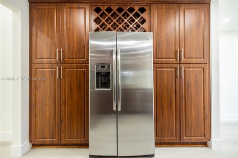 Villa ou maison à louer à Hialeah, Floride: 4 chambres, 179.02 m2 № 2027967 - photo 16