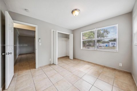 House in West Park, Florida 3 bedrooms, 117.8 sq.m. № 1683903 - photo 8
