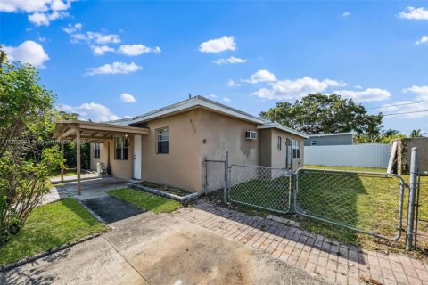 House in West Park, Florida 3 bedrooms, 117.8 sq.m. № 1683903 - photo 5