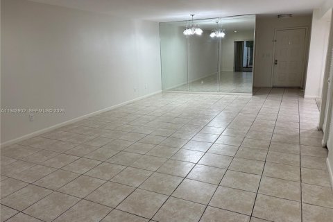 Снять в аренду таунхаус в Майами, Флорида 3 спальни, 169.55м2, № 2078144 - фото 8