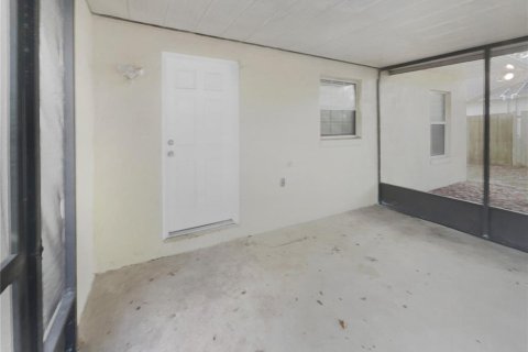 House in Deltona, Florida 3 bedrooms, 124.49 sq.m. № 1558731 - photo 11