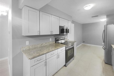 House in Deltona, Florida 3 bedrooms, 124.49 sq.m. № 1558731 - photo 6