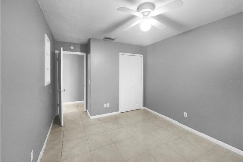 House in Deltona, Florida 3 bedrooms, 124.49 sq.m. № 1558731 - photo 5