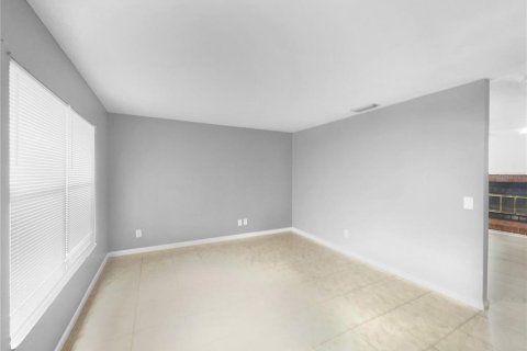 House in Deltona, Florida 3 bedrooms, 124.49 sq.m. № 1558731 - photo 12