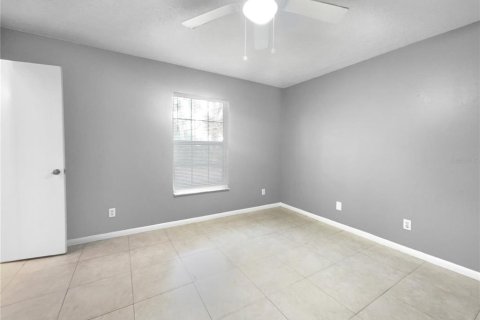 House in Deltona, Florida 3 bedrooms, 124.49 sq.m. № 1558731 - photo 20
