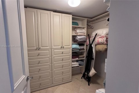 Copropriété à louer à Hallandale Beach, Floride: 2 chambres, 144.37 m2 № 1708785 - photo 24