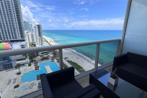 Copropriété à louer à Hallandale Beach, Floride: 2 chambres, 144.37 m2 № 1708785 - photo 3