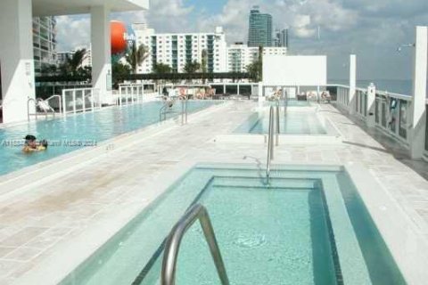 Copropriété à louer à Hallandale Beach, Floride: 2 chambres, 144.37 m2 № 1708785 - photo 19