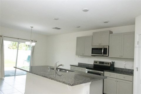 House in Sanford, Florida 5 bedrooms, 243.96 sq.m. № 2275467 - photo 18