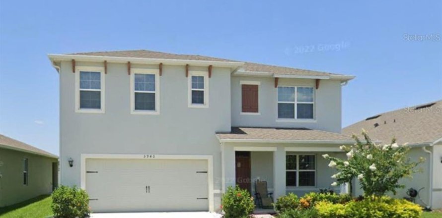 House in Sanford, Florida 5 bedrooms, 243.96 sq.m. № 2275467