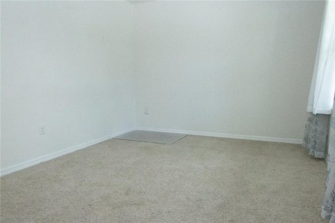 House in Sanford, Florida 5 bedrooms, 243.96 sq.m. № 2275467 - photo 23