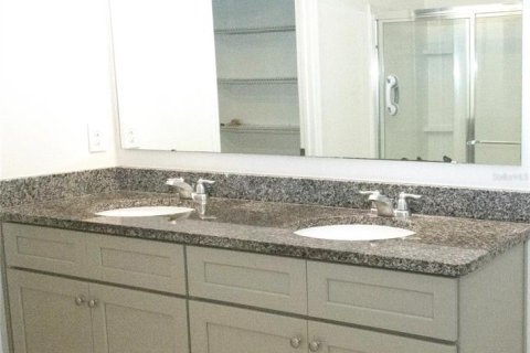 House in Sanford, Florida 5 bedrooms, 243.96 sq.m. № 2275467 - photo 10