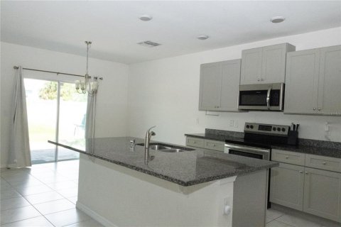 House in Sanford, Florida 5 bedrooms, 243.96 sq.m. № 2275467 - photo 29