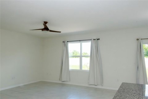 House in Sanford, Florida 5 bedrooms, 243.96 sq.m. № 2275467 - photo 22