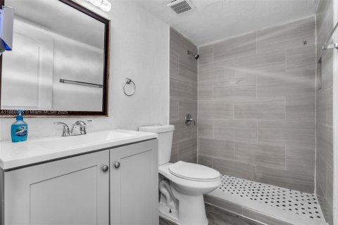 Copropriété à louer à Hialeah, Floride: 2 chambres, 71.07 m2 № 1929564 - photo 13